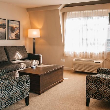 Sundial Hotel Whistler Esterno foto