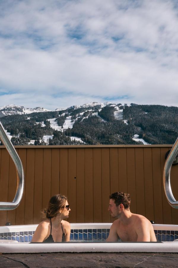 Sundial Hotel Whistler Esterno foto
