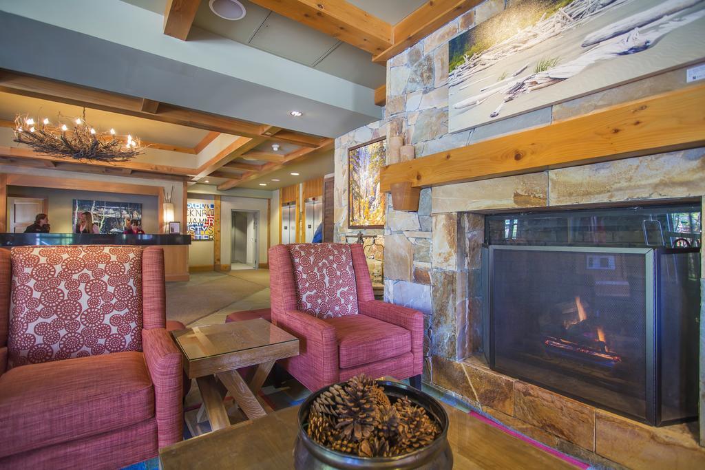 Sundial Hotel Whistler Esterno foto