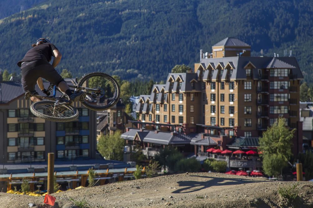 Sundial Hotel Whistler Esterno foto