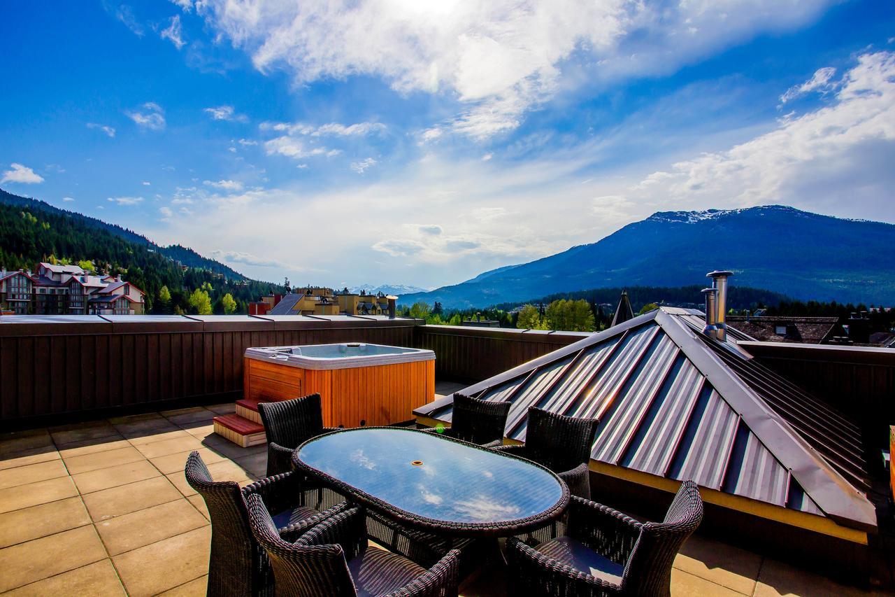 Sundial Hotel Whistler Esterno foto