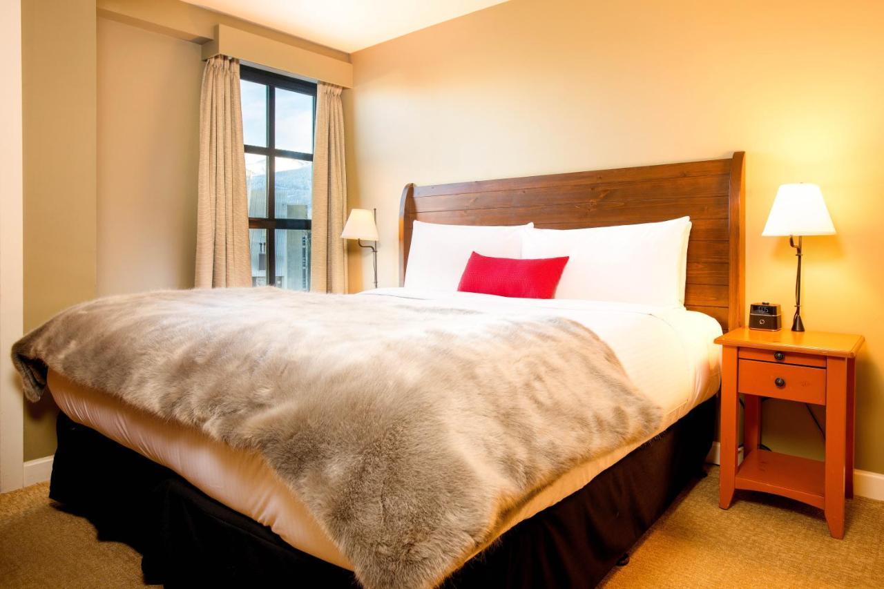 Sundial Hotel Whistler Esterno foto