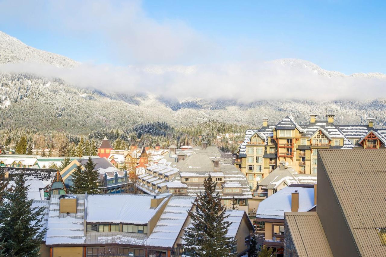 Sundial Hotel Whistler Esterno foto